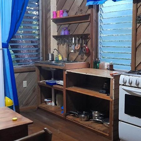 Apartments Chez Milady Utila Zewnętrze zdjęcie
