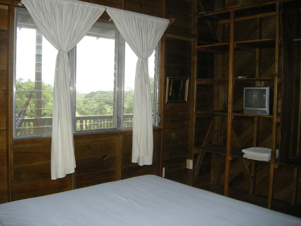 Apartments Chez Milady Utila Pokój zdjęcie