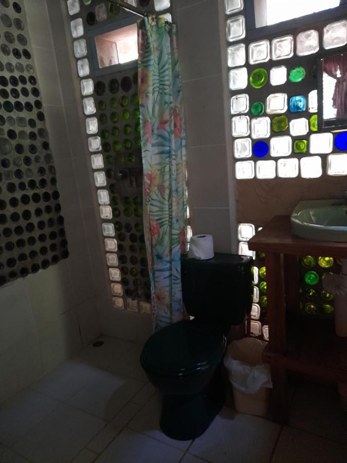 Apartments Chez Milady Utila Zewnętrze zdjęcie