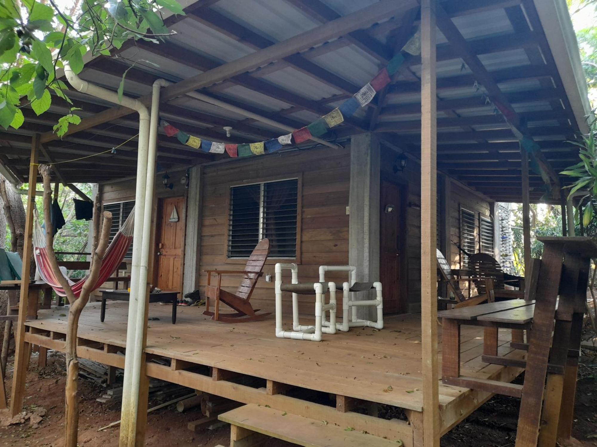 Apartments Chez Milady Utila Zewnętrze zdjęcie