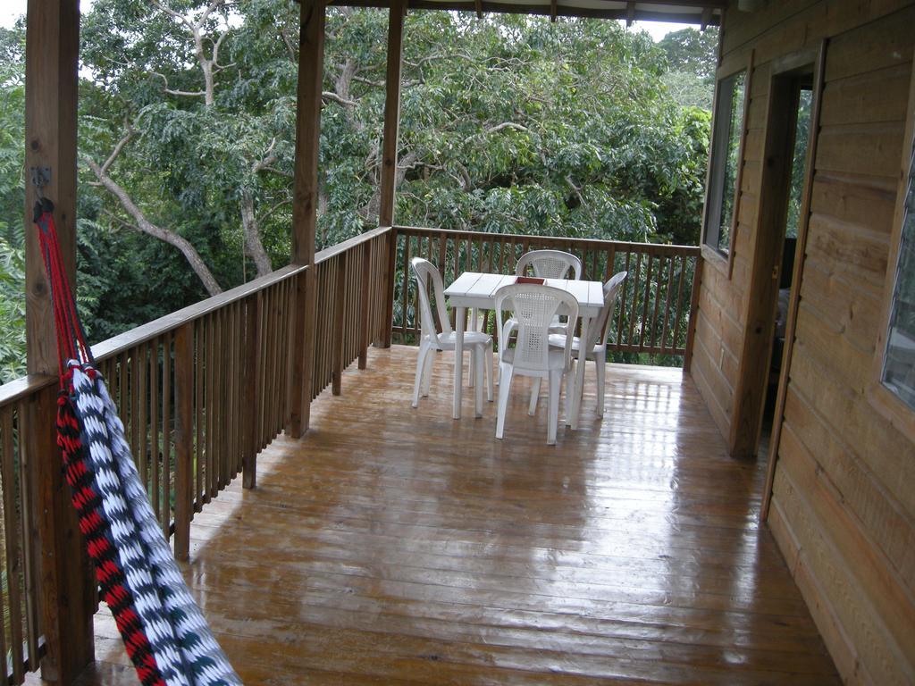 Apartments Chez Milady Utila Zewnętrze zdjęcie