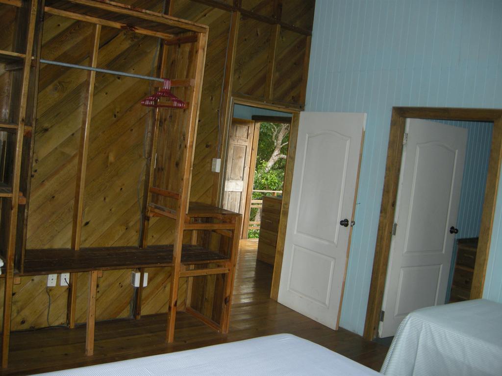 Apartments Chez Milady Utila Zewnętrze zdjęcie
