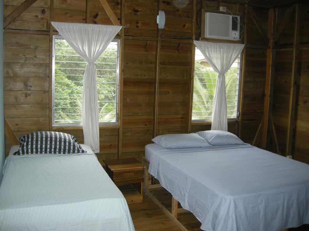 Apartments Chez Milady Utila Pokój zdjęcie