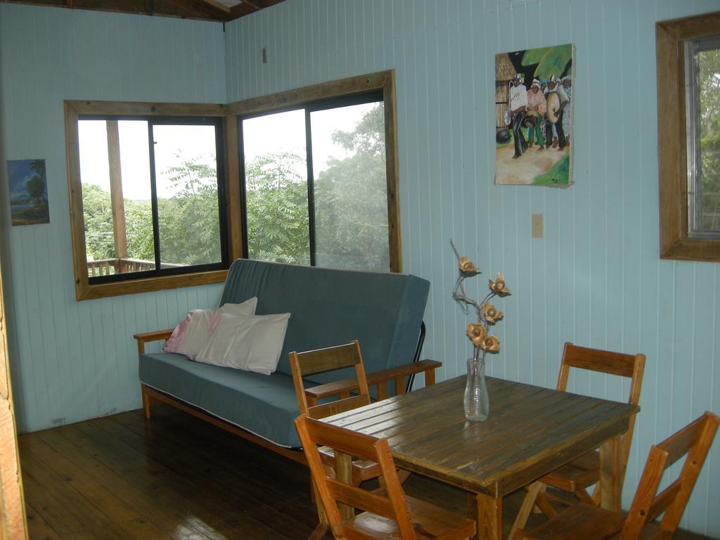 Apartments Chez Milady Utila Zewnętrze zdjęcie