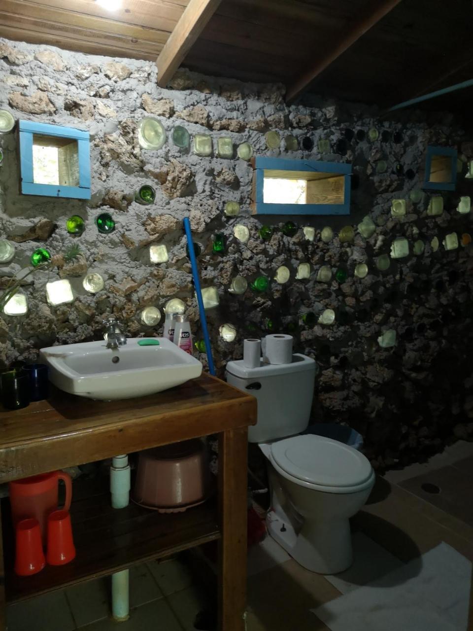 Apartments Chez Milady Utila Zewnętrze zdjęcie